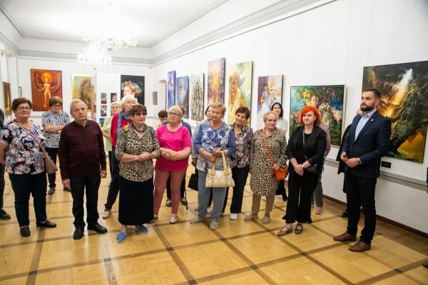 Międzynarodowa wystawa malarstwa Grupy Visionirique Ètrange "Z Paryża do Krzeszowic" dostępna dla zwiedzających! 