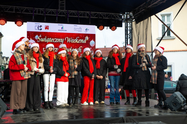 "Świąteczny weekend w Krzeszowicach" - muzyka, teatr i wspólne kolędowanie