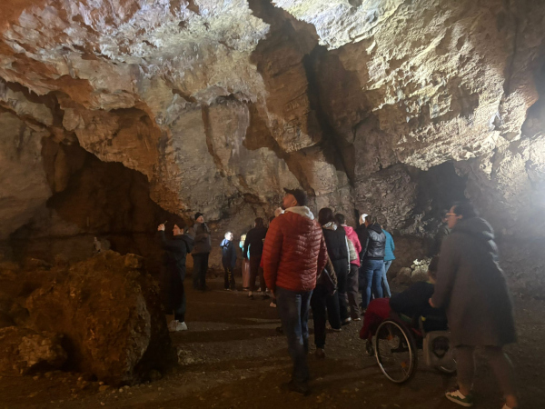 Uczestnicy projektu w Jaskini Nietoperzowej 